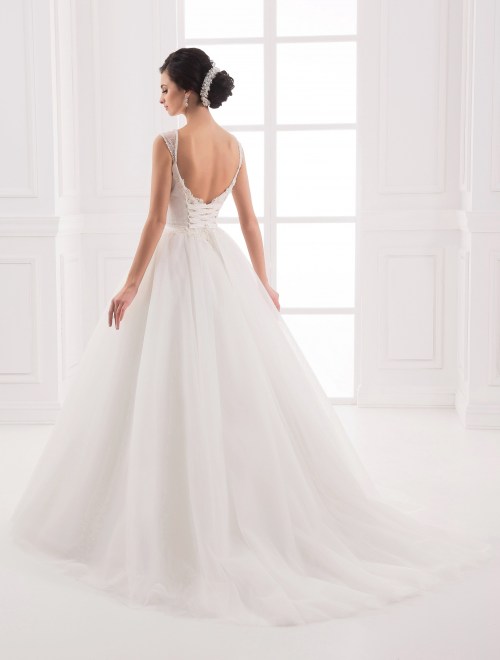 https://elisebride.ro/images/stories/virtuemart/product/VWD_IP_11_c.jpg