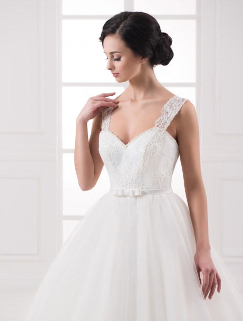 https://elisebride.ro/images/stories/virtuemart/product/VWD_IP_13_b.jpg