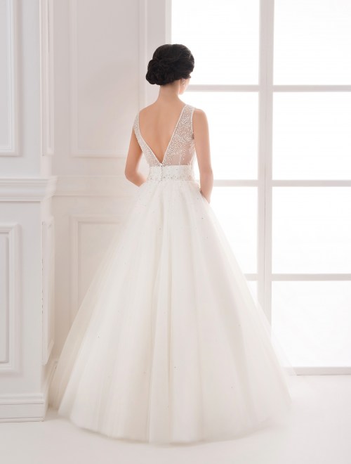 https://elisebride.ro/images/stories/virtuemart/product/VWD_IP_25_c.jpg