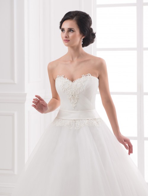 https://elisebride.ro/images/stories/virtuemart/product/VWD_IP_26_b57.jpg