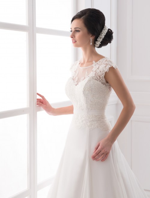 https://elisebride.ro/images/stories/virtuemart/product/VWD_IP_27_b.jpg