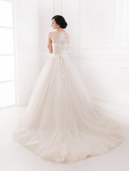 https://elisebride.ro/images/stories/virtuemart/product/VWD_IP_31_c.jpg