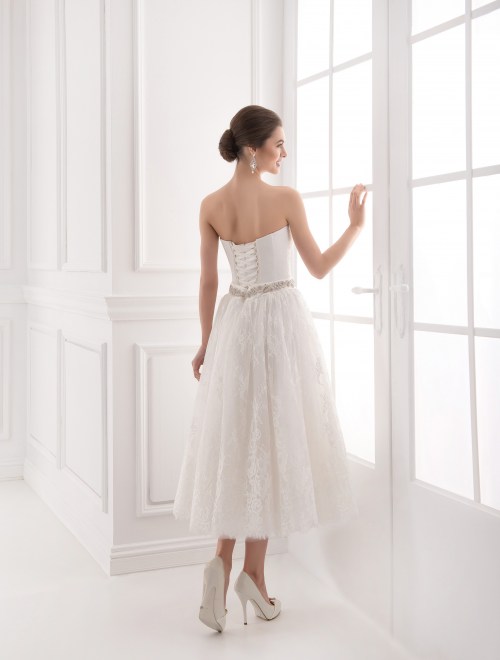 https://elisebride.ro/images/stories/virtuemart/product/VWD_IP_33_c.jpg