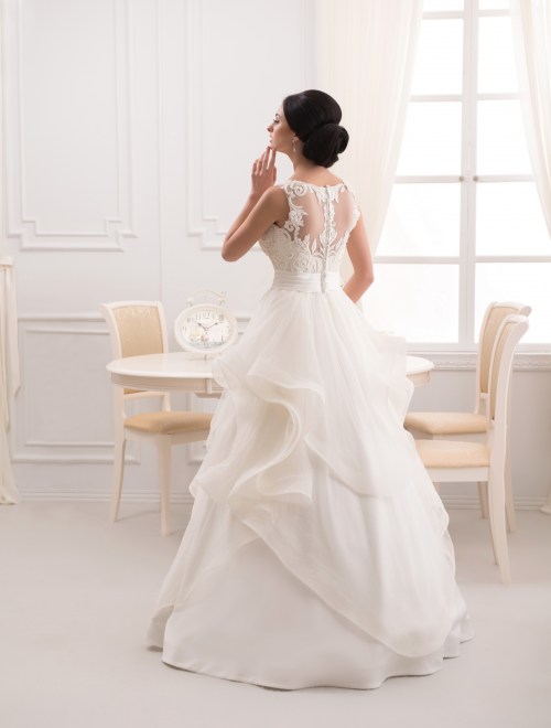 https://elisebride.ro/images/stories/virtuemart/product/VWD_PL_07_c.jpg