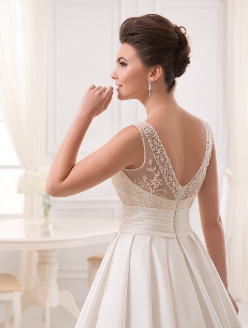 https://elisebride.ro/images/stories/virtuemart/product/VWD_PL_4_c.jpg