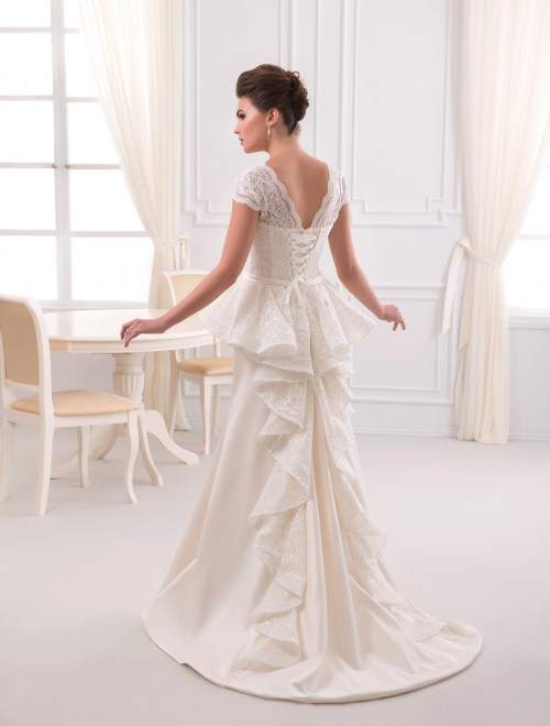 https://elisebride.ro/images/stories/virtuemart/product/VWD_RM_08_c.jpg