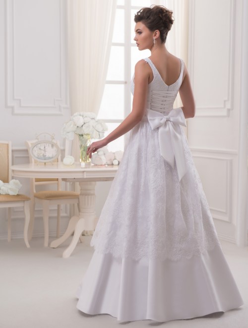 https://elisebride.ro/images/stories/virtuemart/product/VWD_RM_25_c84.jpg