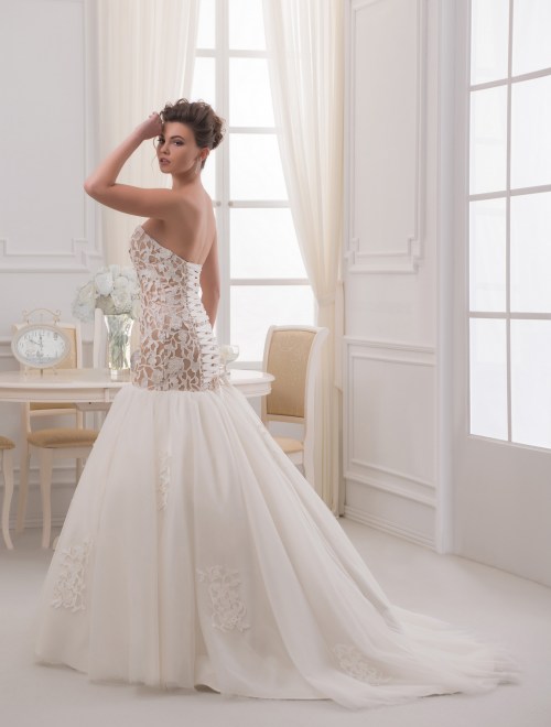 https://elisebride.ro/images/stories/virtuemart/product/VWD_RM_32_c.jpg