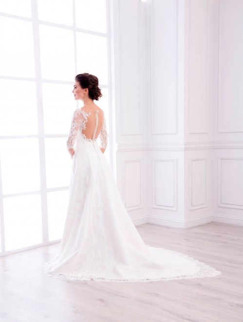 https://elisebride.ro/images/stories/virtuemart/product/VWD_TM_04_c.jpg