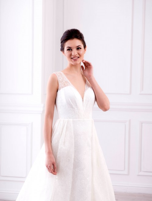https://elisebride.ro/images/stories/virtuemart/product/VWD_TM_05_b74.jpg