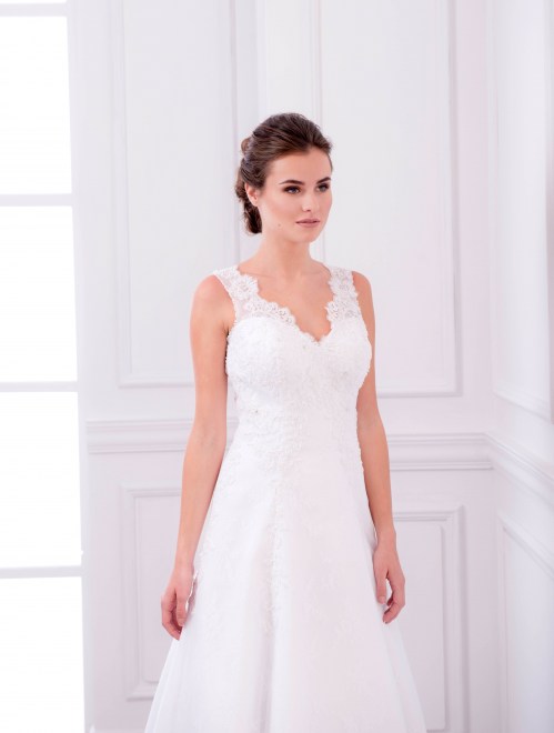 https://elisebride.ro/images/stories/virtuemart/product/VWD_TM_09_b57.jpg