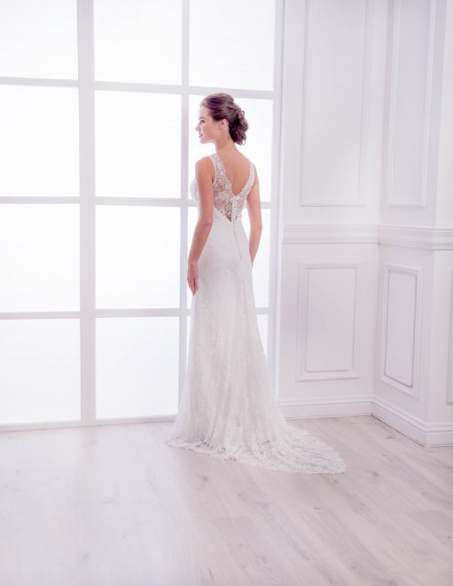 https://elisebride.ro/images/stories/virtuemart/product/VWD_TM_44_c.jpg