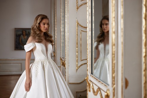 https://elisebride.ro/images/stories/virtuemart/product/adela-03.jpg