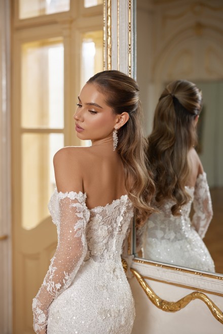https://elisebride.ro/images/stories/virtuemart/product/andreea-05.jpg
