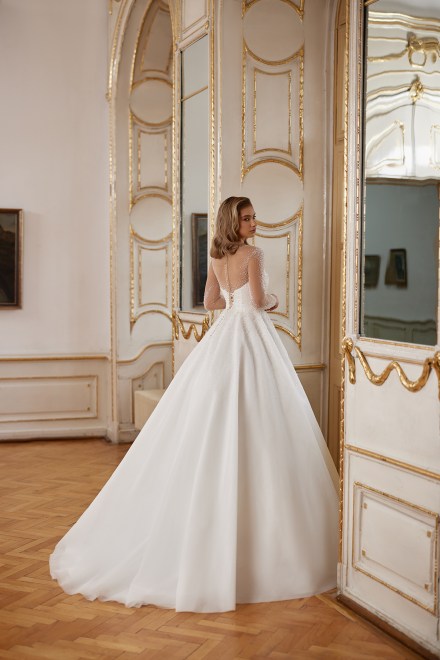 https://elisebride.ro/images/stories/virtuemart/product/arabela-03.jpg