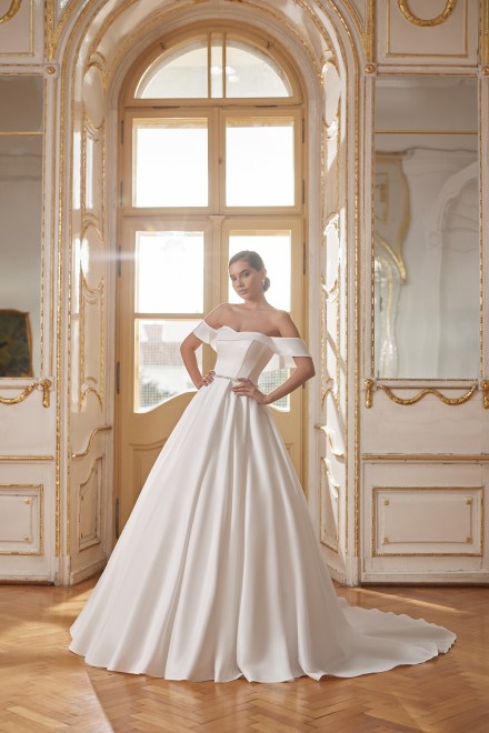 https://elisebride.ro/images/stories/virtuemart/product/doris-02.jpg