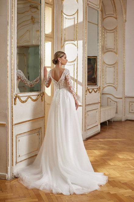 https://elisebride.ro/images/stories/virtuemart/product/herta-03.jpg