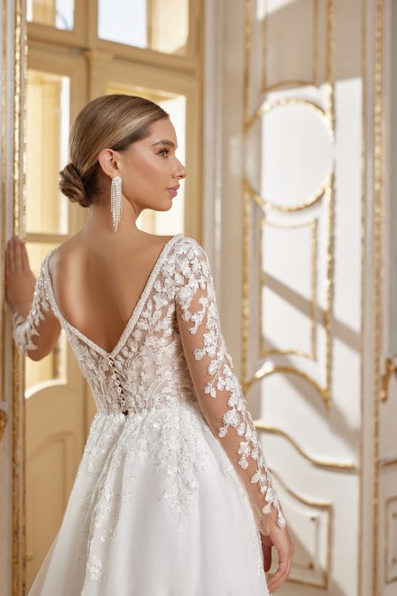 https://elisebride.ro/images/stories/virtuemart/product/herta-04.jpg