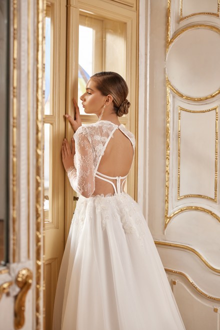 https://elisebride.ro/images/stories/virtuemart/product/irma-04.jpg