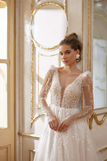 https://elisebride.ro/images/stories/virtuemart/product/juliana-02.jpg
