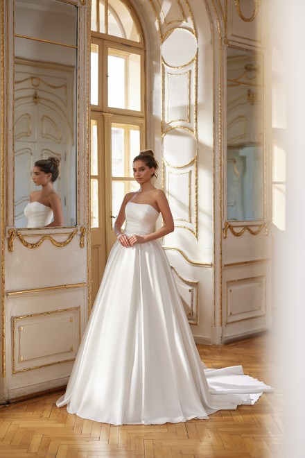 https://elisebride.ro/images/stories/virtuemart/product/louise-03.jpg