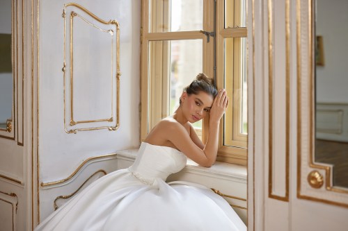 https://elisebride.ro/images/stories/virtuemart/product/louise-05.jpg