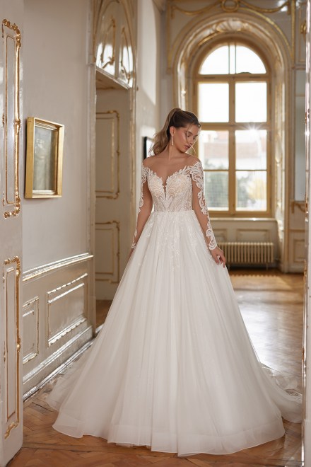 https://elisebride.ro/images/stories/virtuemart/product/malvina-02.jpg