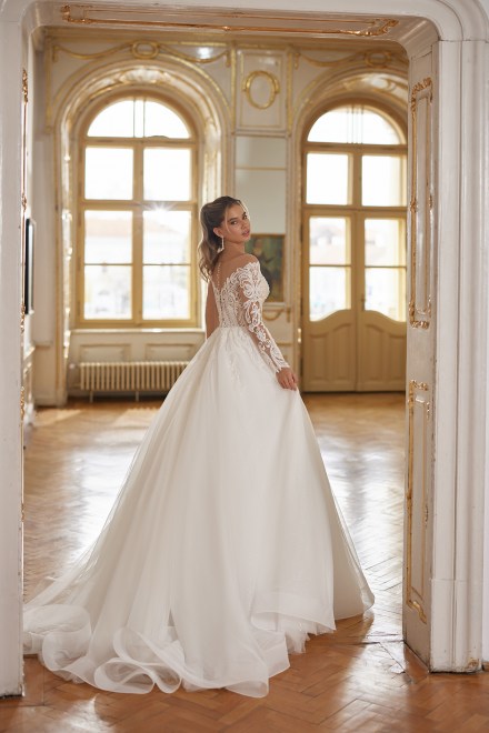 https://elisebride.ro/images/stories/virtuemart/product/malvina-03.jpg