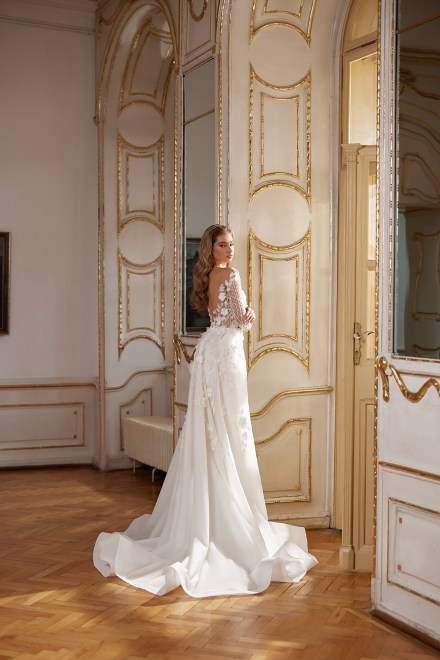 https://elisebride.ro/images/stories/virtuemart/product/margareta-03.jpg